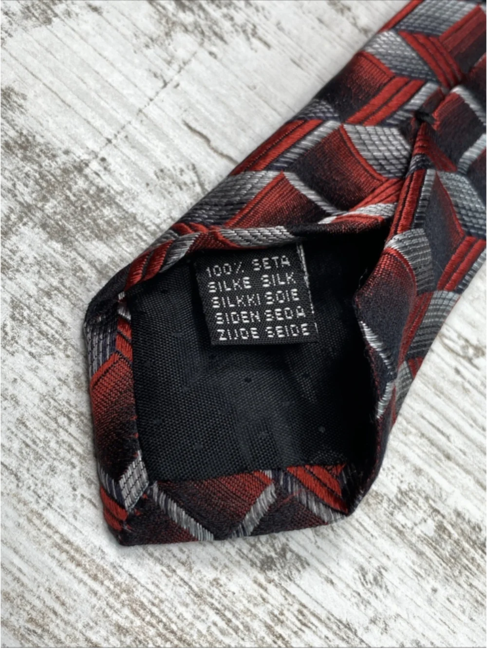Vintage 1990s Fratelli Moda Italian Silk Tie 3D Geometric Cube Red Black Gray